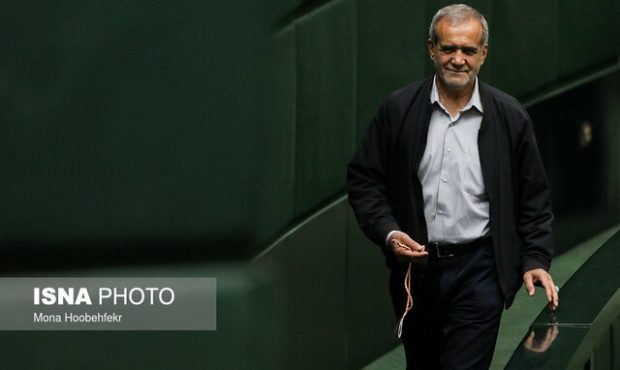 پاسخ پزشکیان به پرسشهایی درباره «فدرالیسم» و «مهاجرین افغانستانی» پاسخ پزشکیان به پرسشهایی درباره «فدرالیسم» و «مهاجرین افغانستانی»