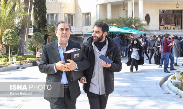 دهقان: از ۴۸ تخته فرش سرقت شده کاخ سعدآباد هیچ فرشی پیدا نشده است دهقان: از ۴۸ تخته فرش سرقت شده کاخ سعدآباد هیچ فرشی پیدا نشده است