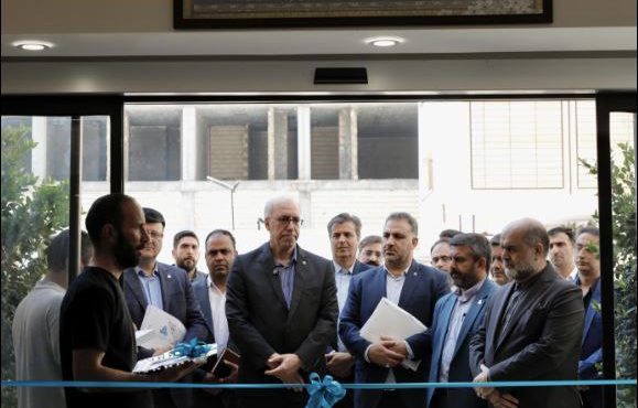 ۷۵ درصد تأمین مالی نهضت ملی مسکن در نظام بانکی به عهده بانک مسکن بوده است/ راه رییس جمهور شهید را با همه توان ادامه می دهیم ۷۵ درصد تأمین مالی نهضت ملی مسکن در نظام بانکی به عهده بانک مسکن بوده است/ راه رییس جمهور شهید را با همه توان ادامه می دهیم
