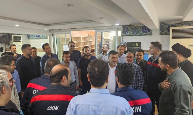 کارگران اکسین خالق حماسههای بی نظیر هستند/جمعه پای صندوقهای رای حضور حداکثری خواهیم داشت کارگران اکسین خالق حماسههای بی نظیر هستند/جمعه پای صندوقهای رای حضور حداکثری خواهیم داشت