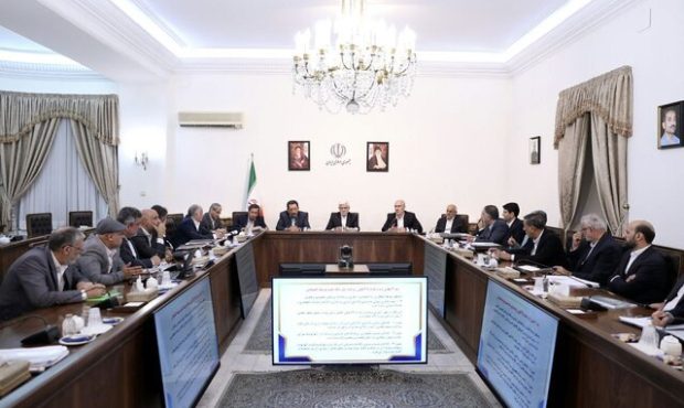 عارف: ثبات اقتصادی، اولویت و راهبرد دولت چهاردهم است عارف: ثبات اقتصادی، اولویت و راهبرد دولت چهاردهم است