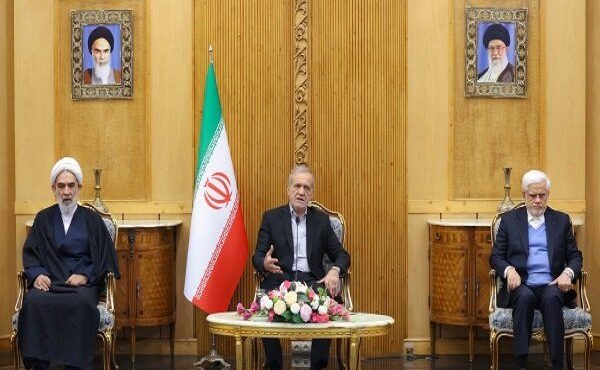 پزشکیان: نشست دی ۸ در قاهره فرصتی برای نزدیکی بیشتر کشورهای اسلامی به یکدیگر است پزشکیان: نشست دی ۸ در قاهره فرصتی برای نزدیکی بیشتر کشورهای اسلامی به یکدیگر است