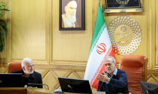 پزشکیان: از شرایط سخت تامین برق و گاز عبور کردیم
